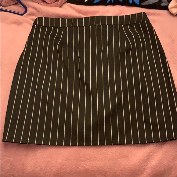Striped garage mini skirt - Picture 2 of 3